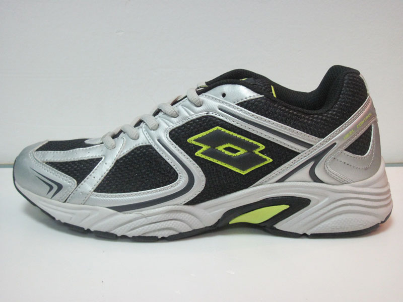 Hard-wearing Men's track shoes , gym shoes , running shoes, sneak...