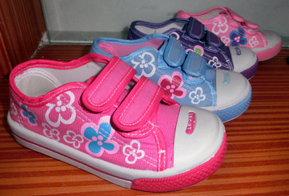 Latest kids canvas shoes 
