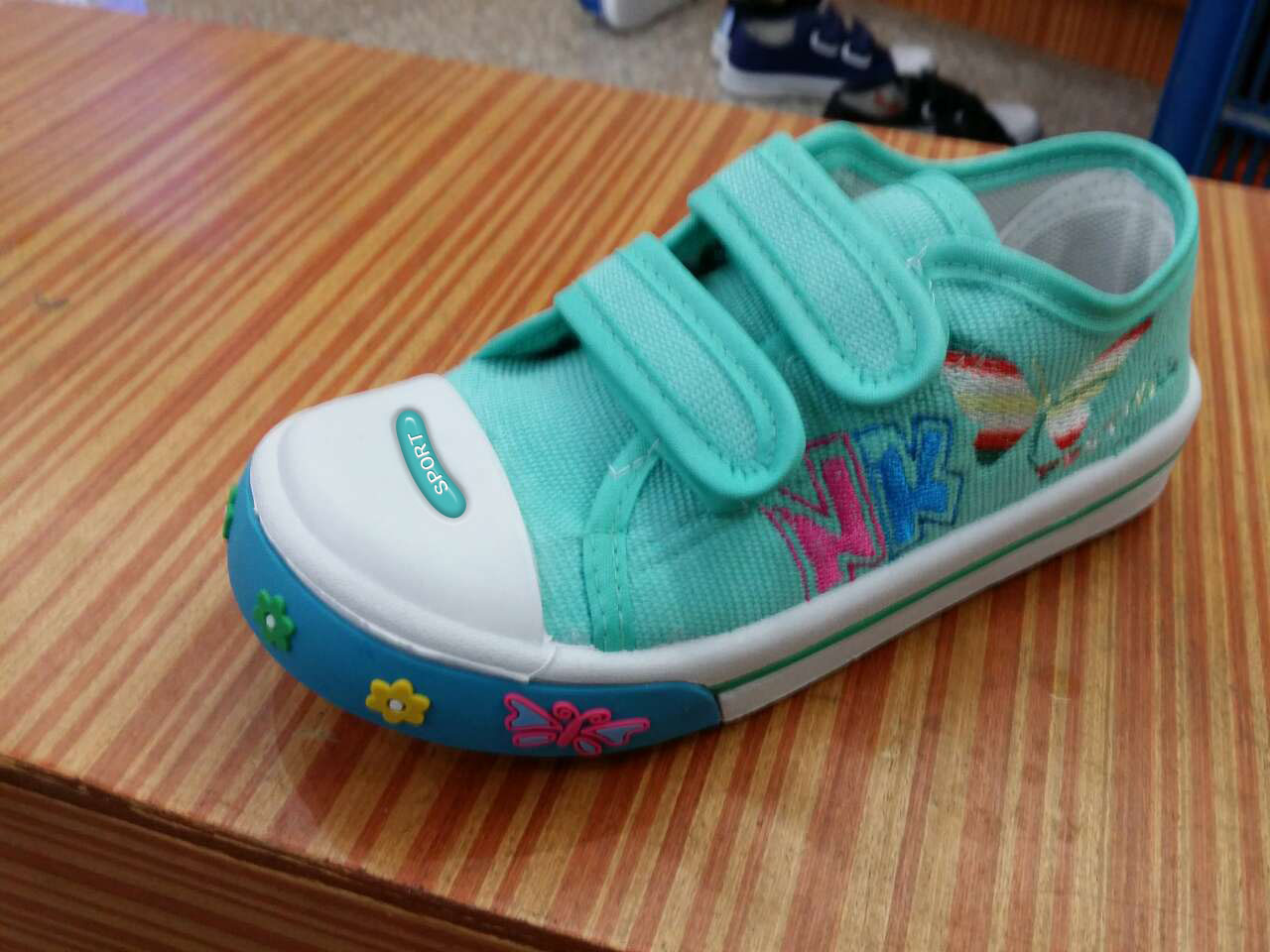 New style Magic Tape kids canvas shoes injection cloth shoes...