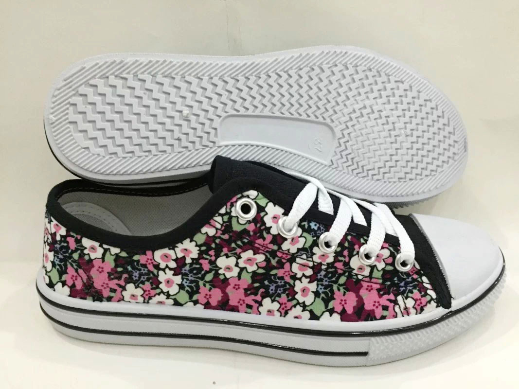 New Style Shoelace Women Canvas Shoes Injection Cloth Shoes
...