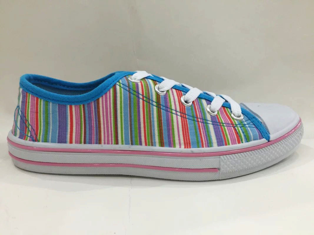 New Style Shoelace Women Canvas Shoes Injection Cloth Shoes
...