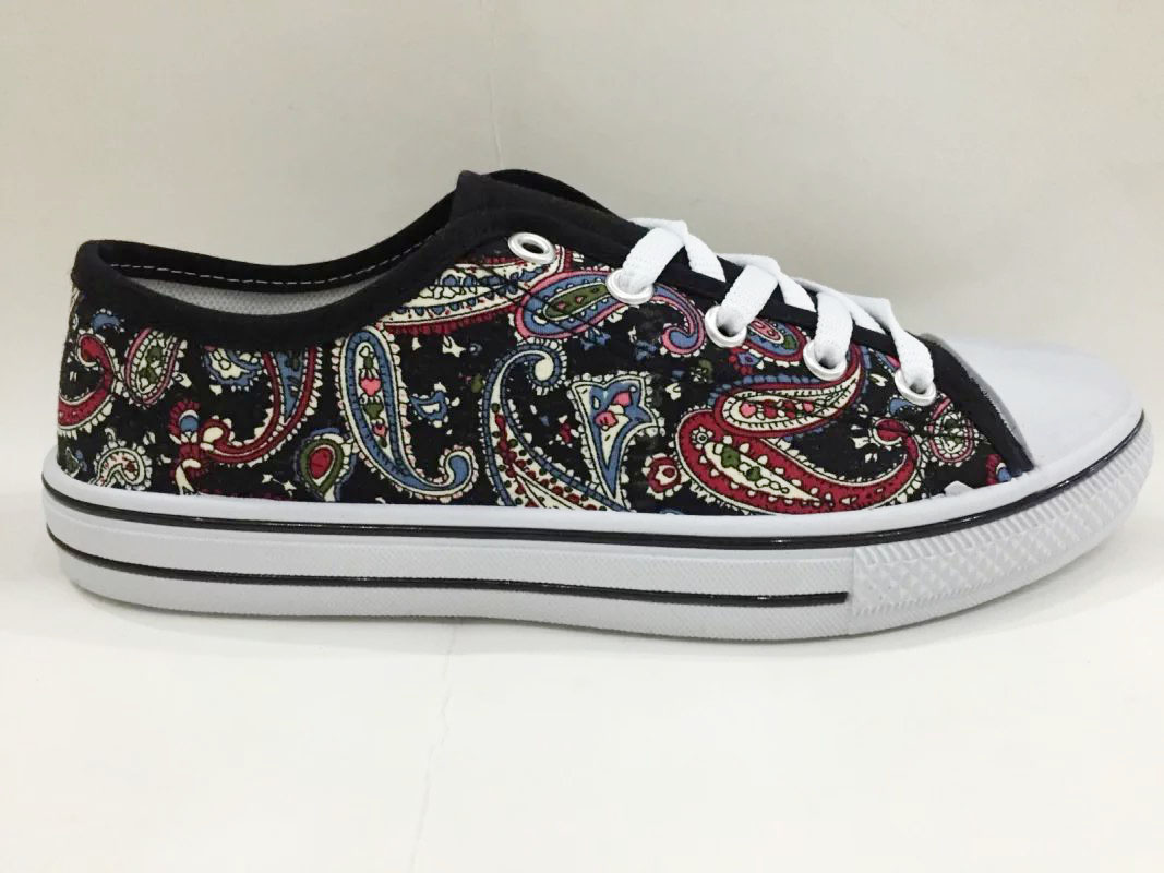 New Style Shoelace Women Canvas Shoes Injection Cloth Shoes
...