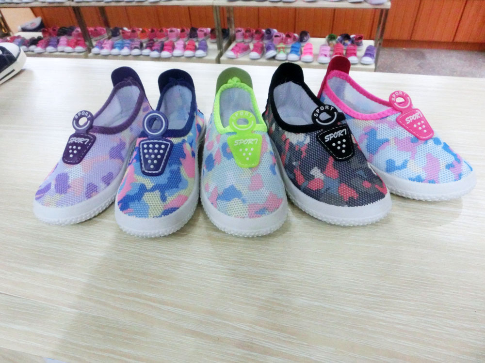 New Style Slip on Kids shoes injection shoes